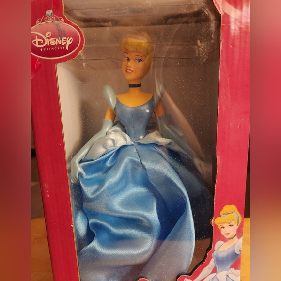 Cinderella Tree Topper - Picture 2 of 4